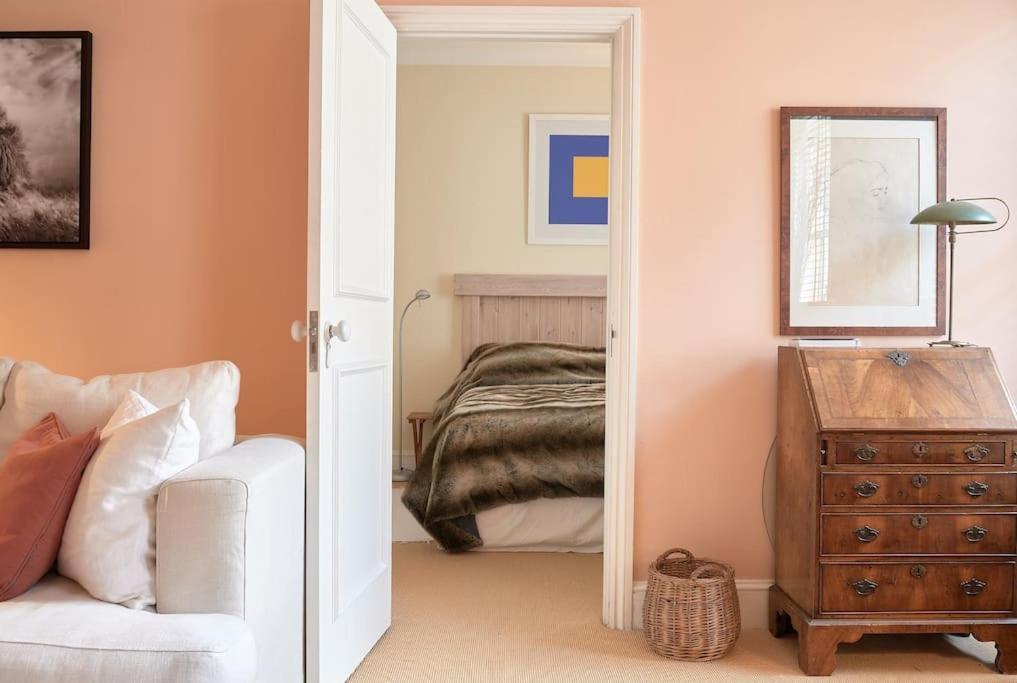 A Perfect Treasure Of A In Knightsbridge Appartamento *